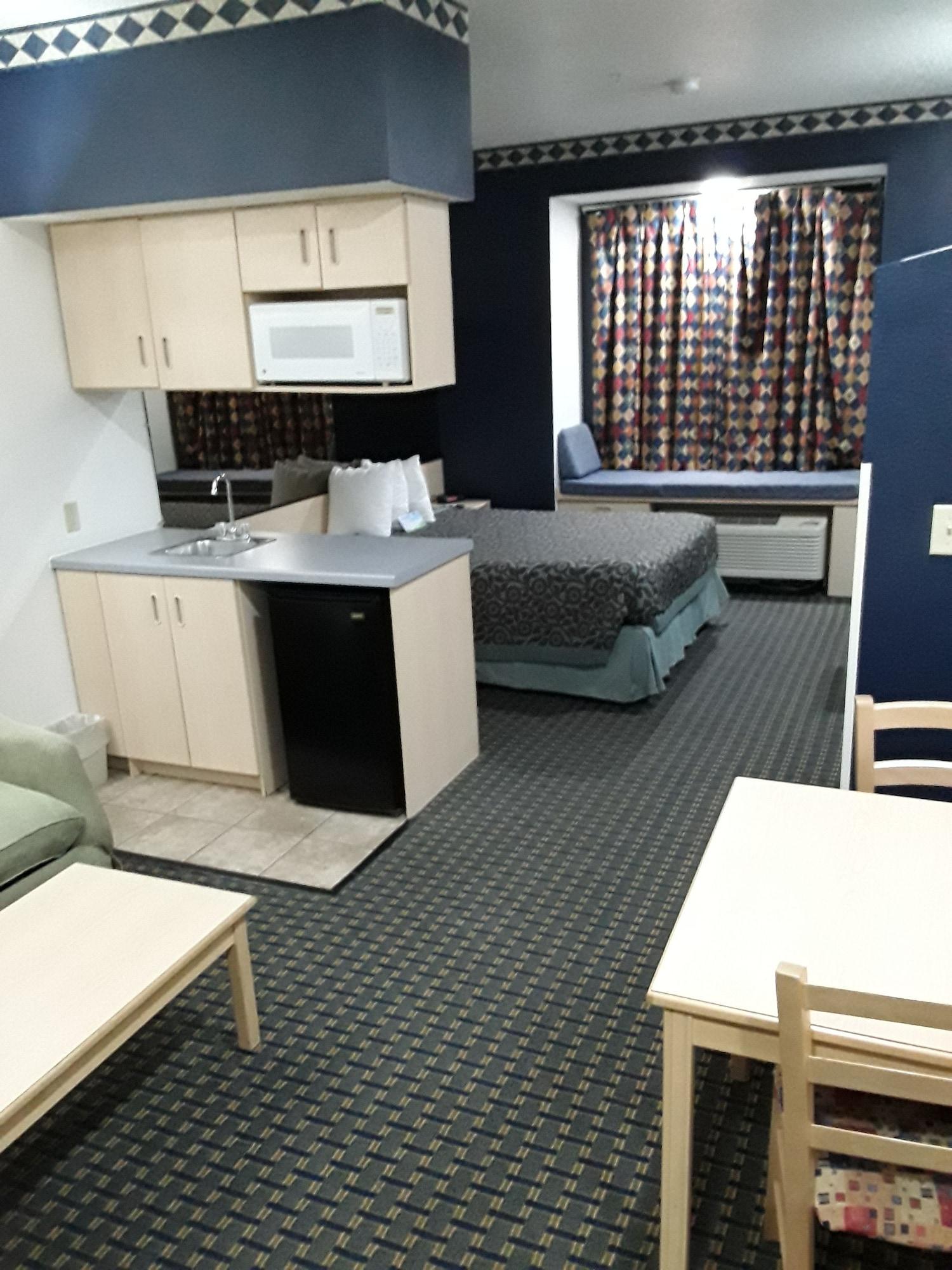 Days Inn & Suites By Wyndham Хатчинсон Экстерьер фото
