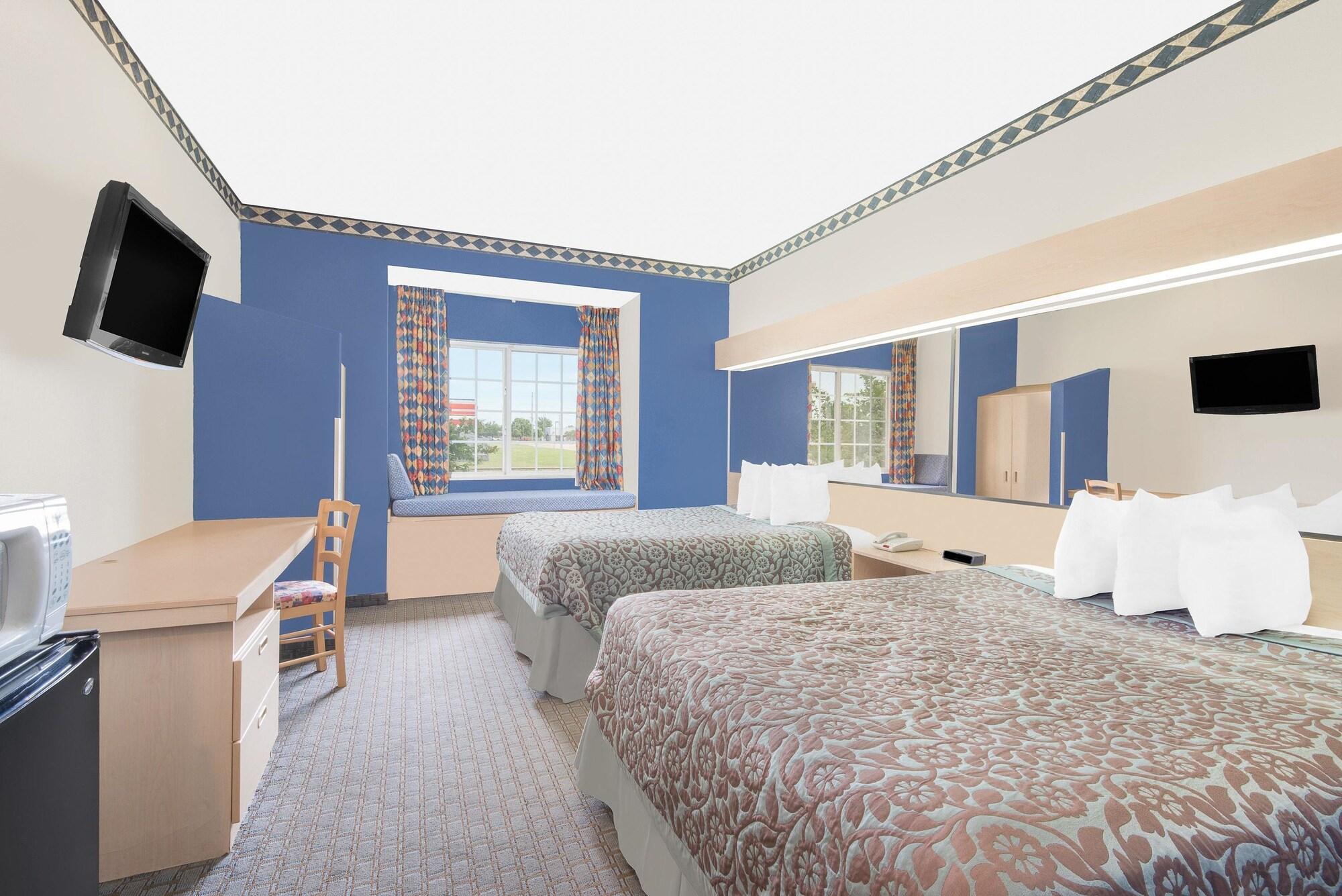 Days Inn & Suites By Wyndham Хатчинсон Экстерьер фото