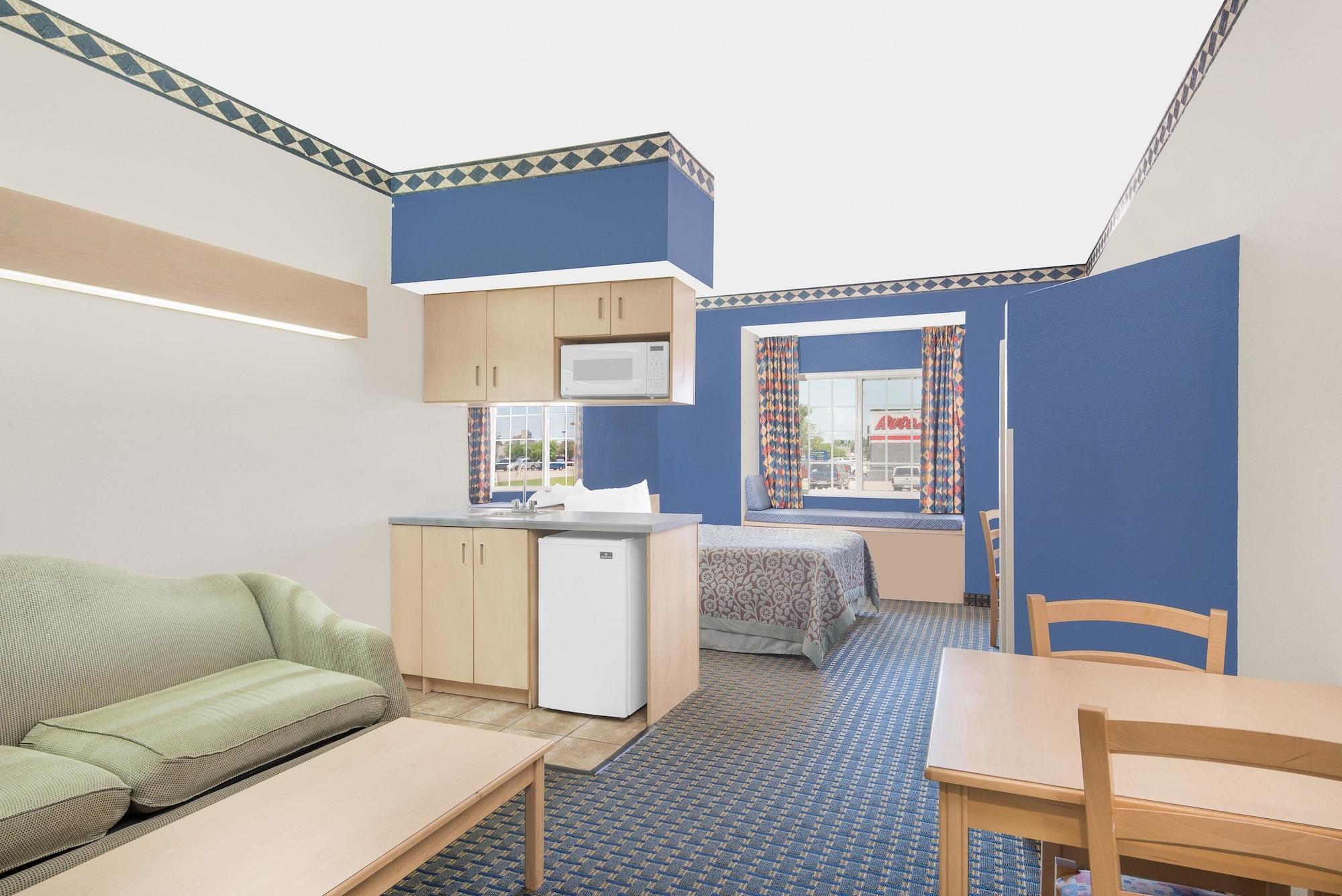Days Inn & Suites By Wyndham Хатчинсон Экстерьер фото
