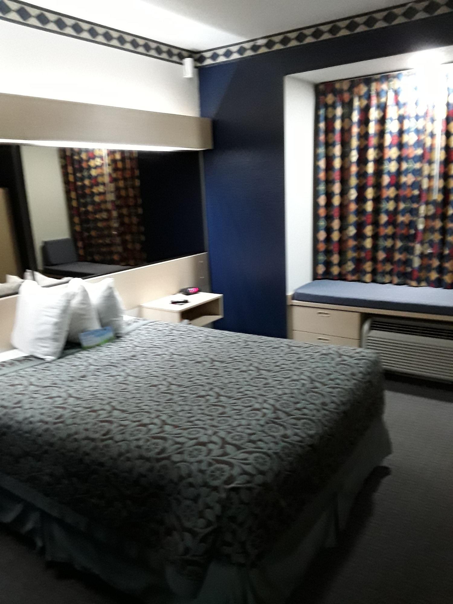 Days Inn & Suites By Wyndham Хатчинсон Экстерьер фото